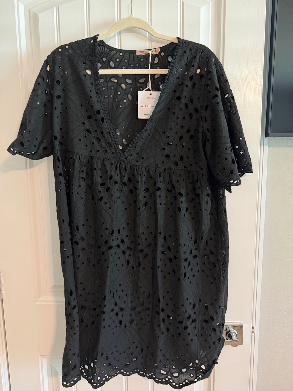 NWT Valentina Naldi Black Eyelet V-Neck Swim Coverup size L